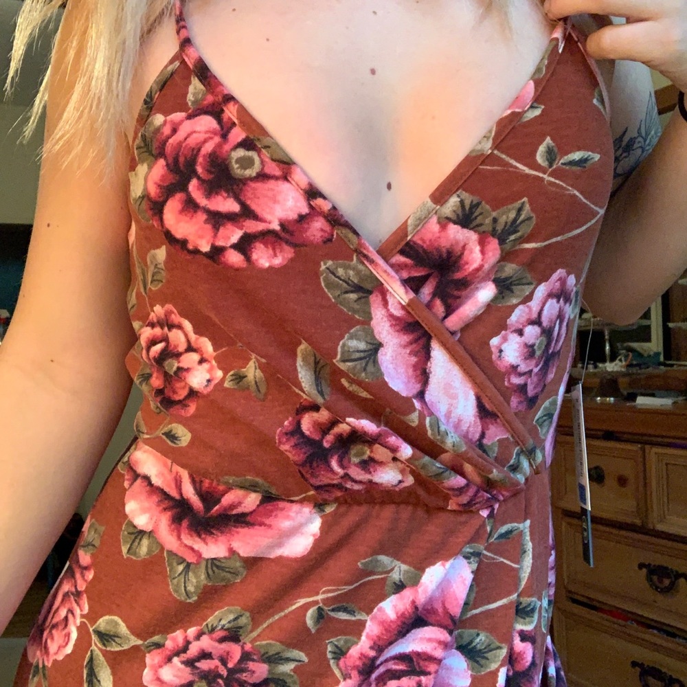 Sexy Floral Brown/Clay Midi Dress!